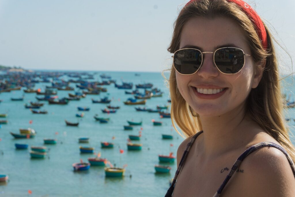 girl, beach, vietnam-4878561.jpg
